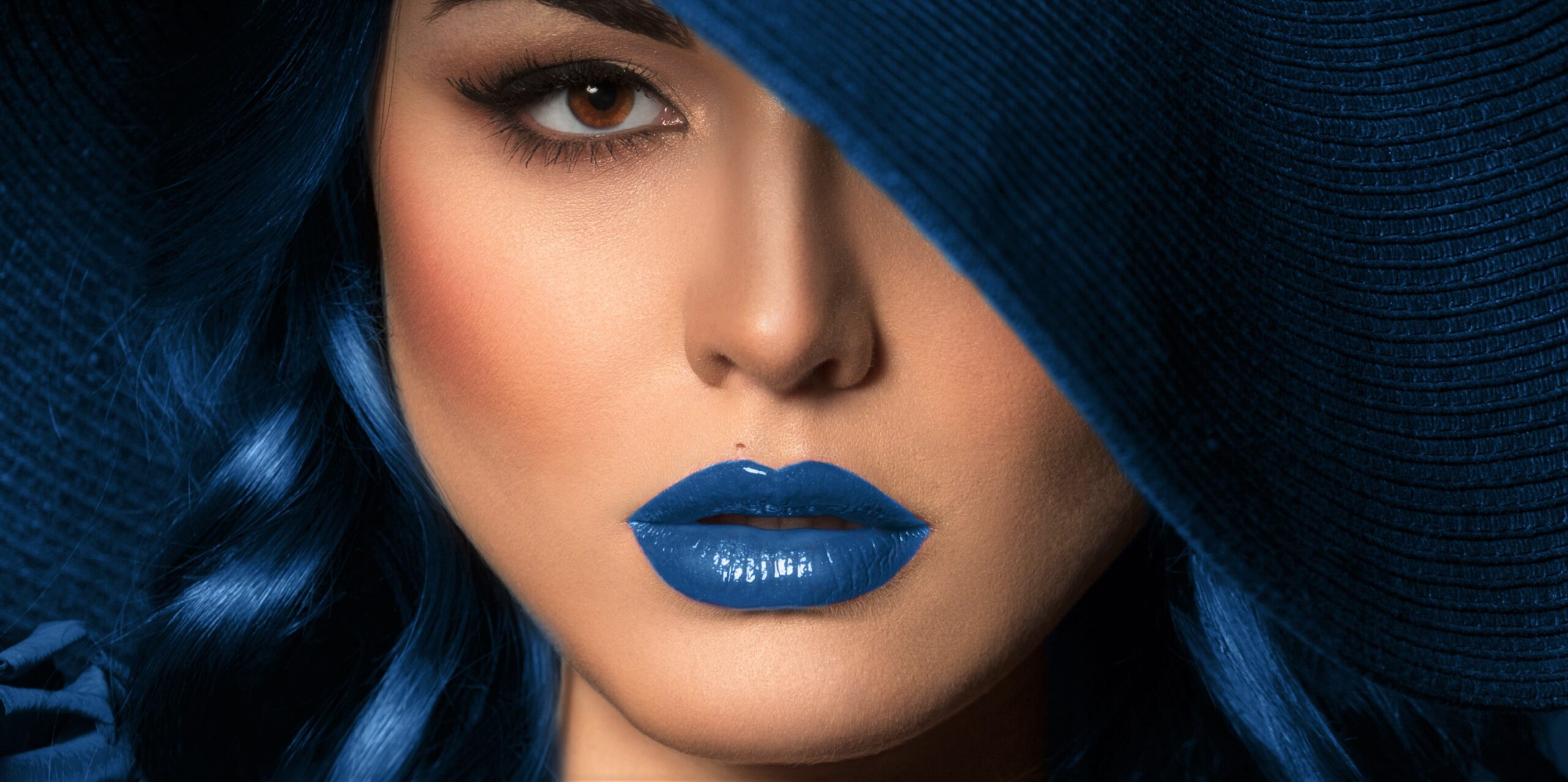 Portrait,Of,A,Beautiful,Woman,With,Blue,Lips,In,A